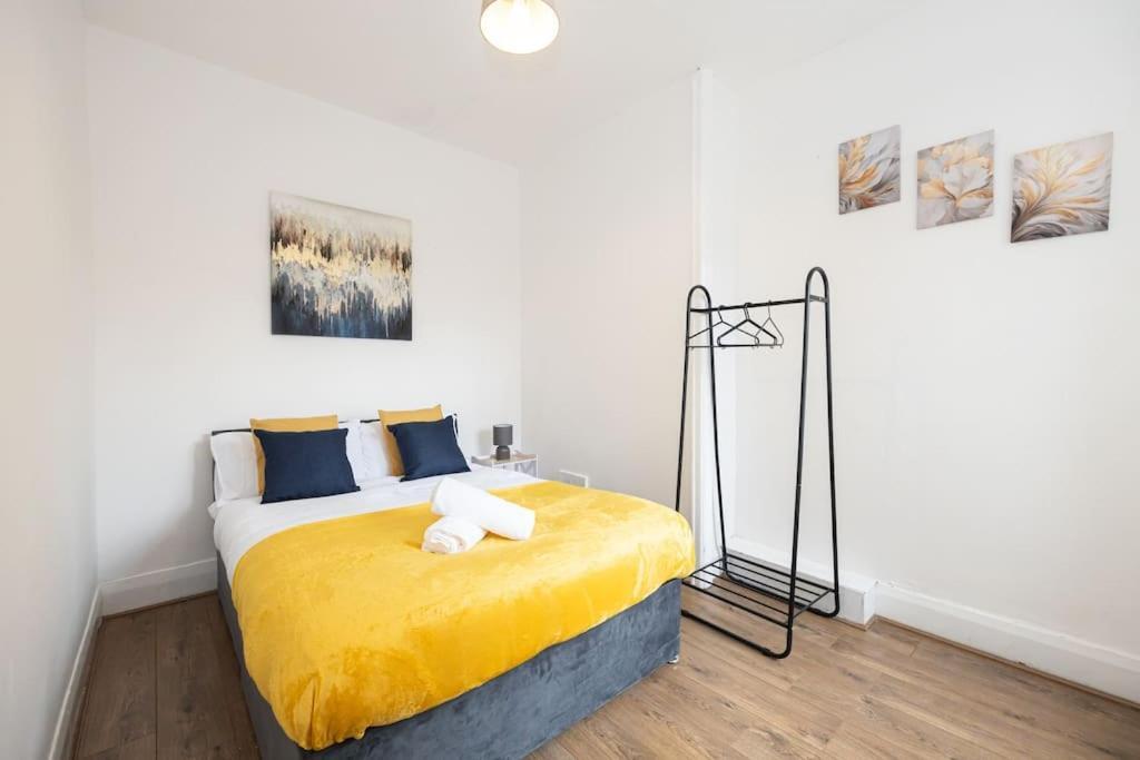 Apartment Old Trafford Modern 3 Bedroom House