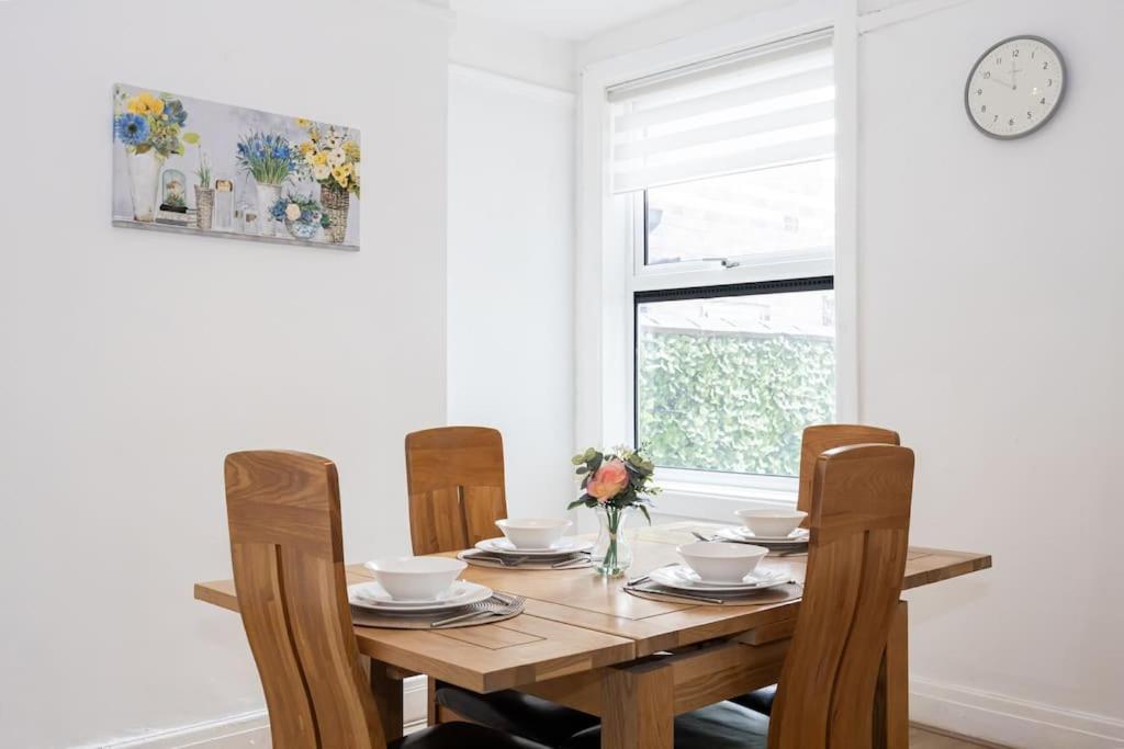 Apartment Old Trafford Modern 3 Bedroom House *